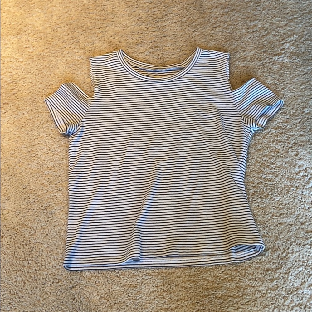 hollister shoulder cut out top